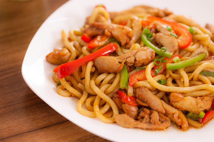 三色椒雞絲炒烏冬 Stir-Fried Udon with Shredded Chicken & Bell Peppers
