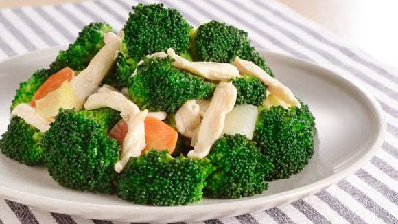 西蘭花炒雞柳 Stir-Fried Chicken with Broccoli