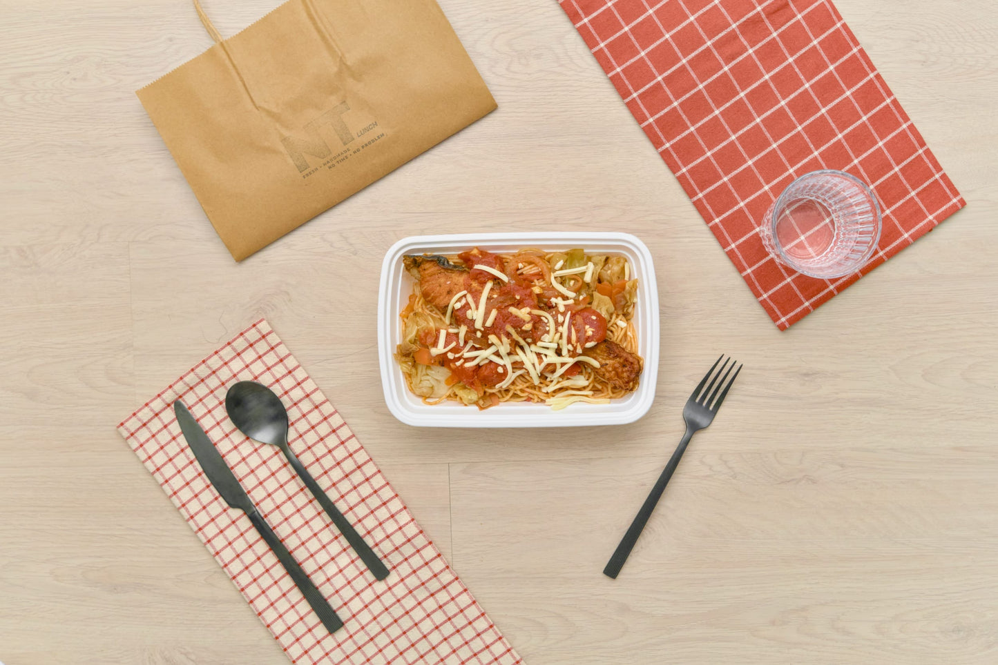 白汁三文魚意粉 Creamy White Sauce Salmon with Spaghetti