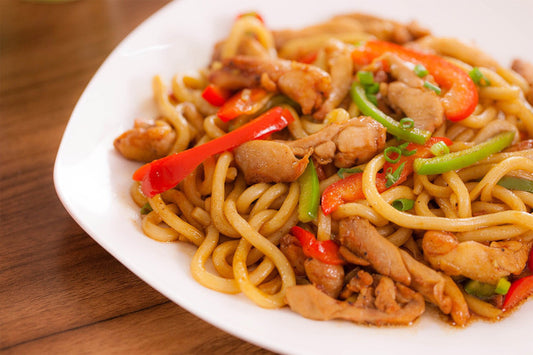 三色椒雞絲炒烏冬 Stir-Fried Udon with Shredded Chicken & Bell Peppers