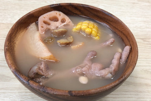 蓮藕花生眉豆雞腳湯 Lotus Root, Peanut & Black-Eyed Bean Chicken Feet Soup